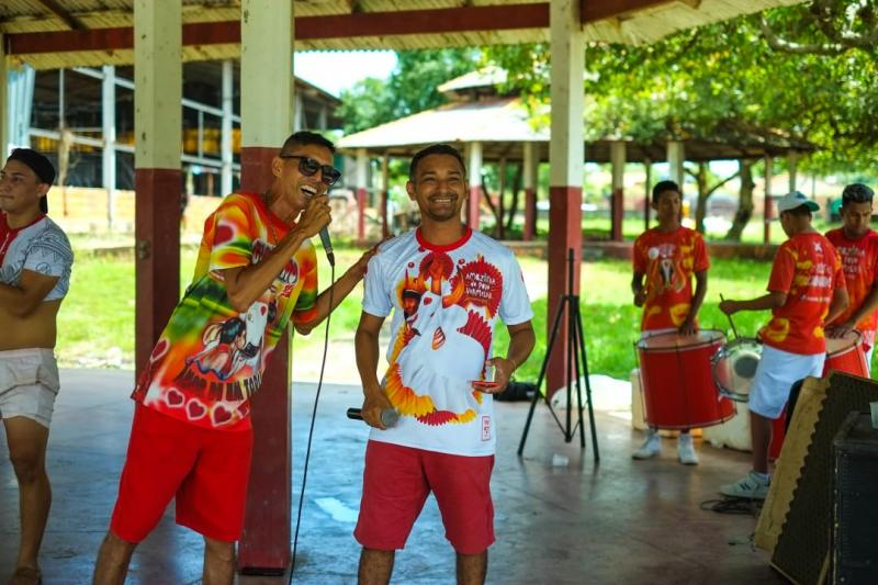Boi Garantido promove feijoada para seus brincantes em Parintins