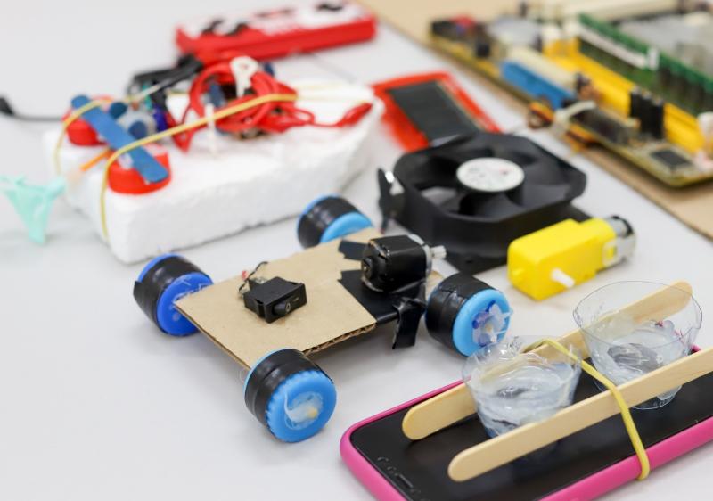 Estudantes desenvolvem protótipos de carrinhos de brinquedo e óculos 3D em projeto fomentado pelo Governo do AM