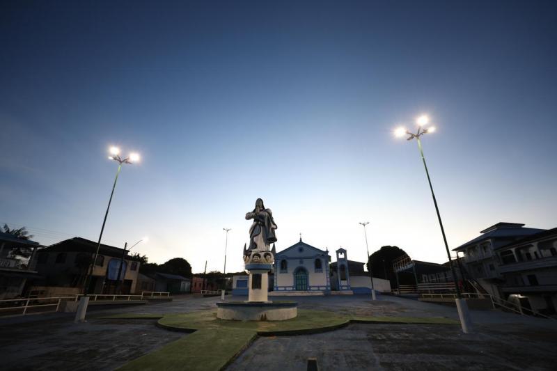 Governo do Amazonas entrega quase mil novos pontos de LED para a iluminação pública de Silves