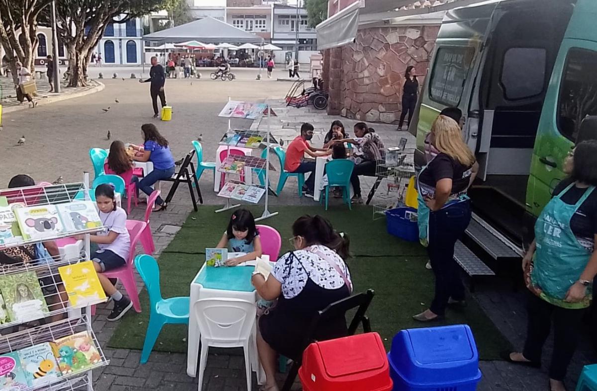 Projeto Biblioteca Volante retorna ao Largo de São Sebastião neste domingo