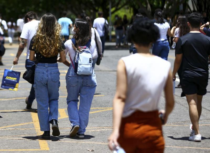 Enem: estudantes podem pedir isenção de taxa a partir desta segunda