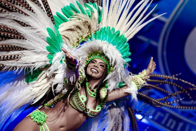 Caprichoso realiza ensaio aos povos indígenas com Marciele Albuquerque e Erick Beltrão