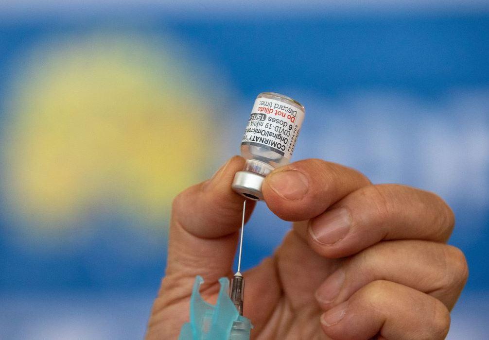 Governo amplia vacina bivalente para todos acima de 18 anos