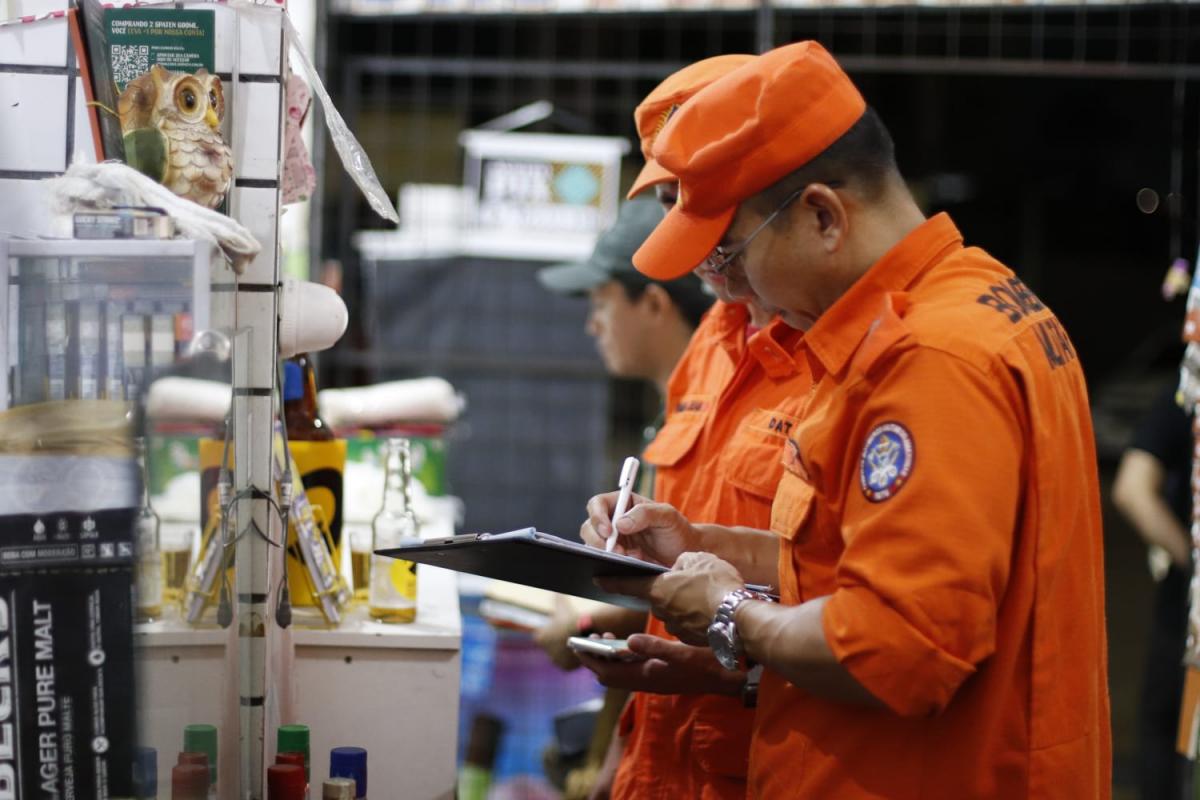    CIF autua e multa bares e casa de shows na zona norte de Manaus