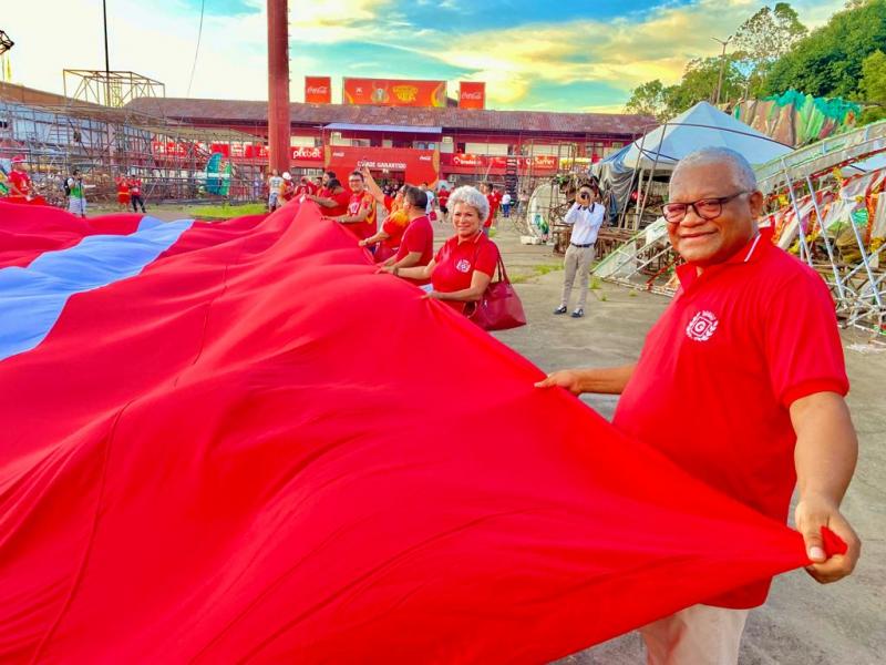 Garantido realiza cerimônia de hasteamento do pavilhão encarnado para declarar ‘guerra’ pelo título em 2023