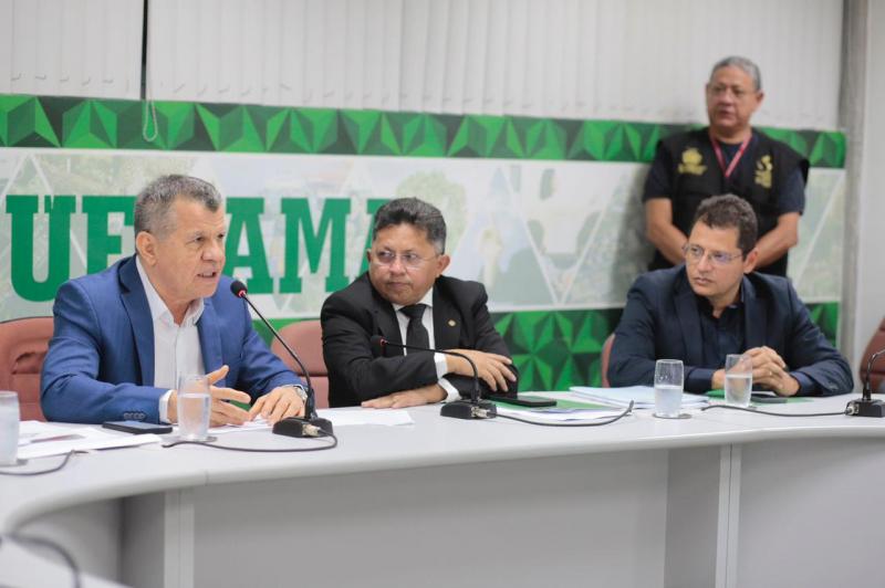 Secretário da Sedurb participa de reunião sobre regularização fundiária em Manaus e Rio Preto da Eva