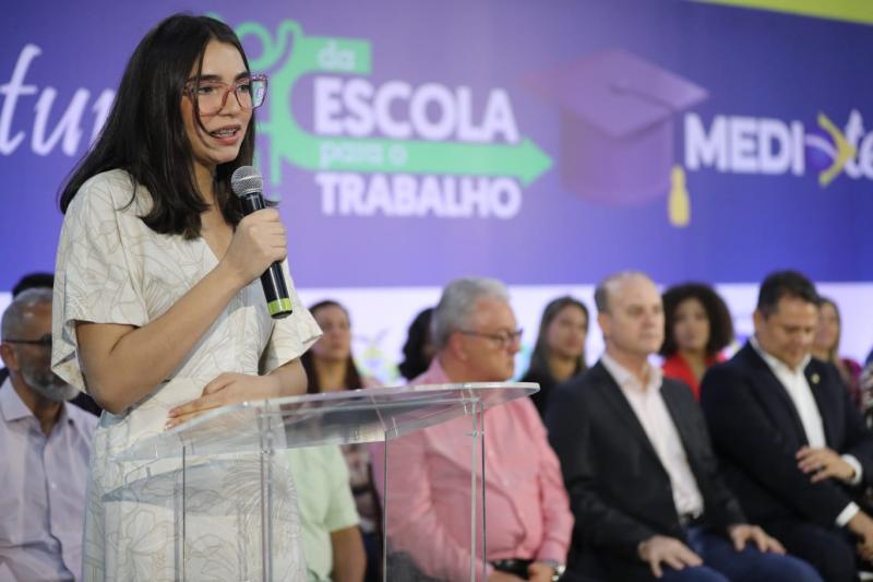 Governo do Amazonas diploma mais de 500 alunos em programas de formação técnica e profissional