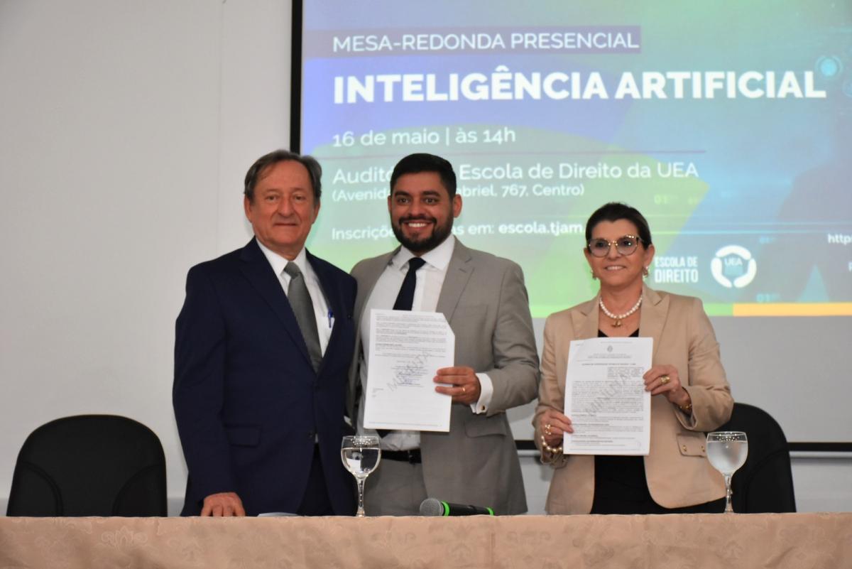 UEA e Escola Judicial do TJAM assinam acordo de cooperação técnica