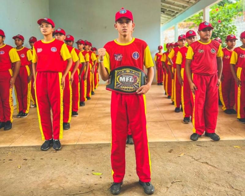 ‘Ser bombeiro mirim me ajuda a progredir nos estudos e esporte’, afirma participante do programa