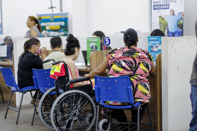 Serviços para pessoas com deficiência nos PACs de Manaus facilitam adesão a programas e benefícios