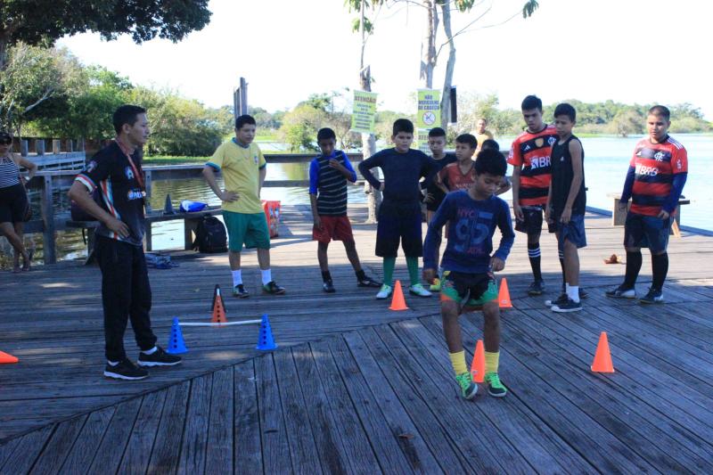 Projeto “Aluno Nota 10” da Semjuv leva alunos para passeio no Balneário Canta Galo