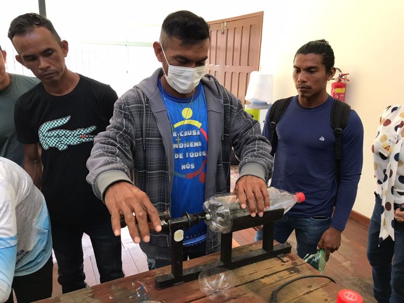 Oficina de Vassouras Ecológicas capacita agentes indígenas de saneamento 