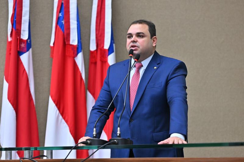 Leis de Roberto Cidade buscam amenizar danos ambientais e conscientizar população sobre uso consciente dos recursos naturais