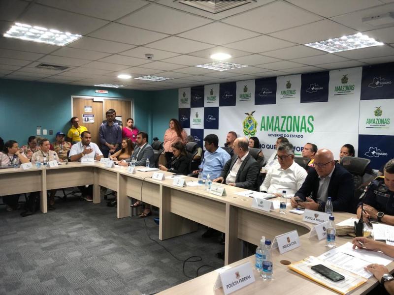 Centro Integrado de Comando reúne mais de 30 órgãos para discutir segurança do Festival de Parintins
