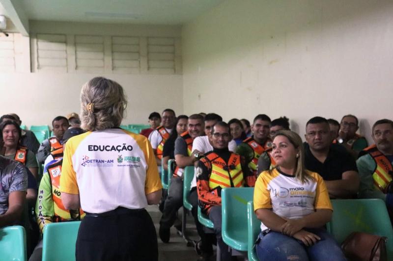 Parintins 2023: Mototaxistas participam de palestra sobre qualificação profissional e segurança no trânsito