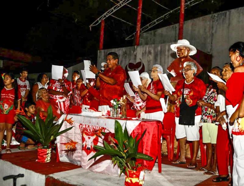 Tradicional ladainha do Boi Garantido foi marcada pelo rito de devoção e fé a Santo Antônio