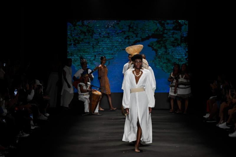 Amazon Poranga Fashion: desfiles de moda amazônica destacam artistas amazonenses