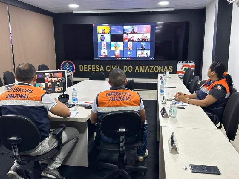 Defesa Civil do Amazonas alinha ações de enfrentamento a estiagem em 2023