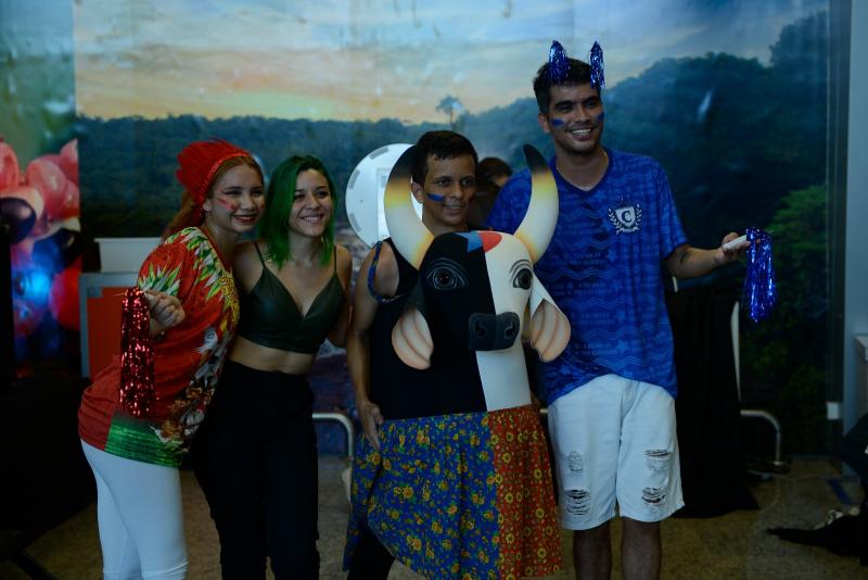 Em ritmo de boi, Coral Infanto-juvenil e Orquestra Experimental do Liceu realizam apresentação no Aeroporto Internacional de Manaus