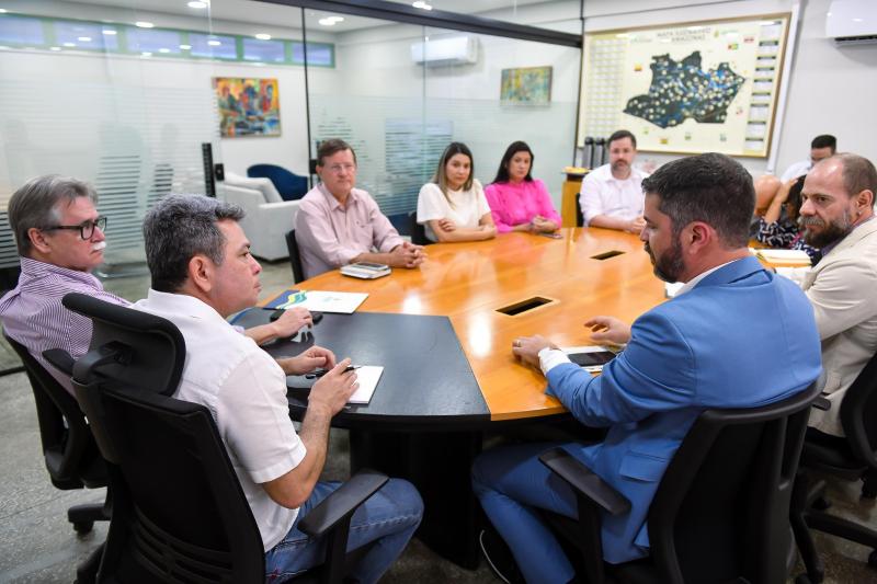 Governo do Amazonas abre diálogo com MDA e agência alemã para novas parcerias em gestão de terras públicas