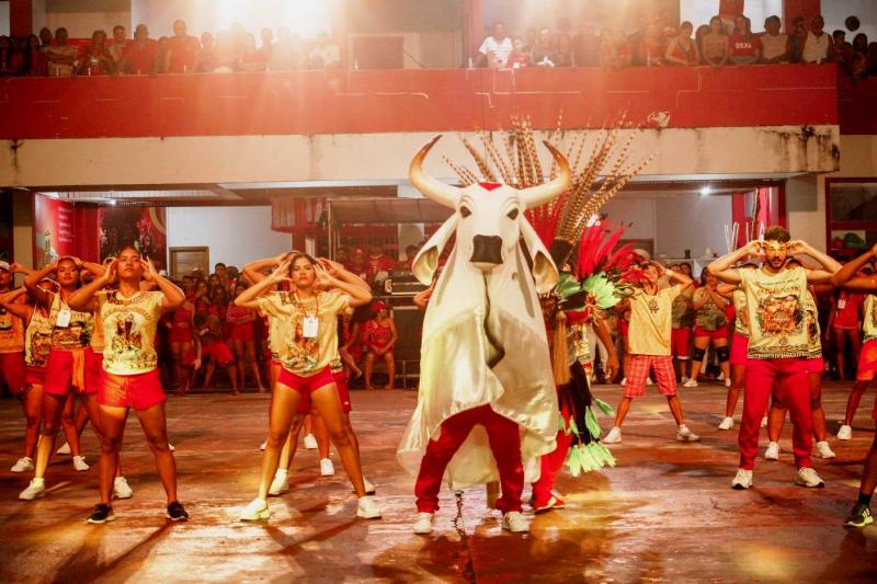 Boi Garantido faz primeiro ensaio na arena do bumbódromo com portões fechados