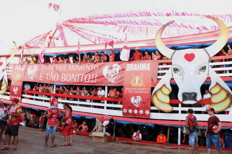 Movimento Amigos do Garantido parte de Manaus rumo a Parintins com alegria no coração e confiança do título