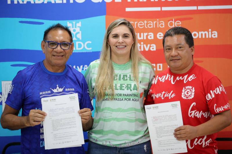 Bois Caprichoso e Garantido firmam compromisso para reciclar isopor das alegorias