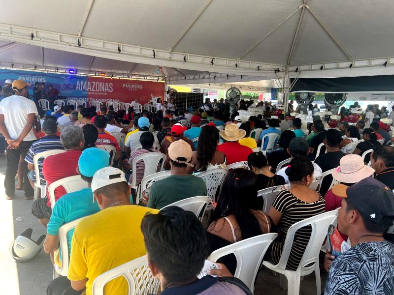 Governo do Amazonas entrega 92 projetos de financiamentos para agricultores de Parintins