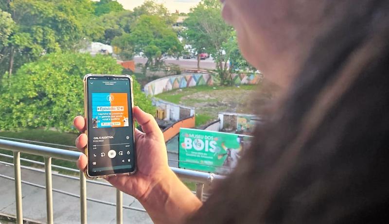 Parintins 2023: Podcast destaca importância dos cuidados com a Saúde Vocal e Auditiva durante o festival
