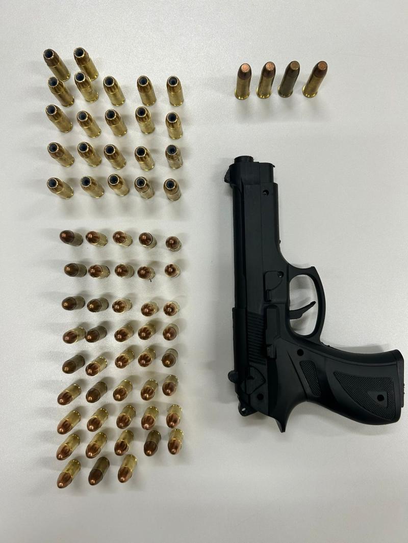Núcleo de Inteligência em Segurança Escolar apreende adolescente com arma falsa e munição