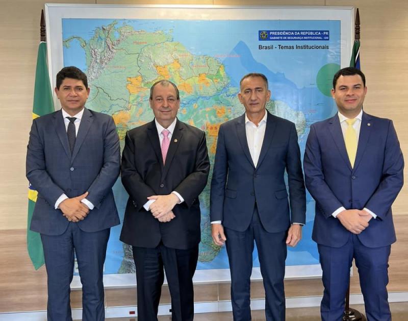 Em Brasília, Saullo Vianna reúne com ministros em busca de benefícios ao Município de Parintins