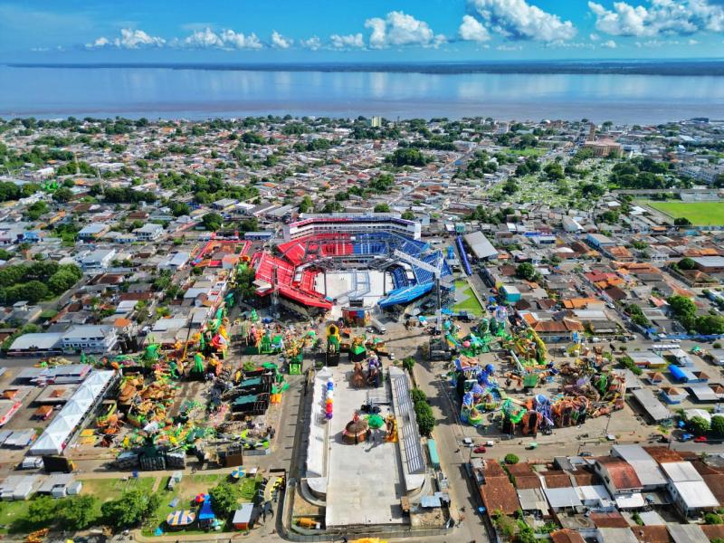 Ampliação do Bumbódromo e galpões de Caprichoso e Garantido estarão em pauta nas discussões entre Governo do Amazonas e Prefeitura de Parintins