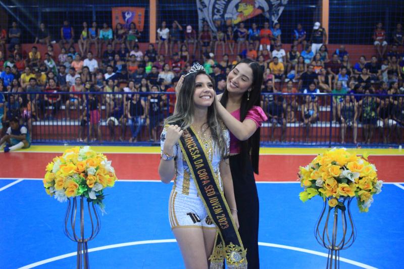Kamilly Rocha é coroada Princesa da Copa Seo Jovem de Futsal