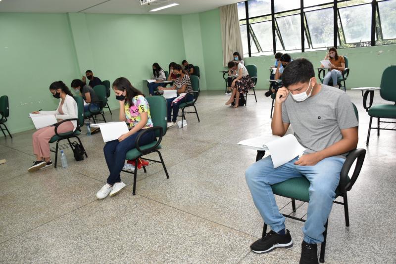Prazo para solicitar isenção das taxas de inscrição do Vestibular e SIS da UEA termina nesta sexta-feira (28/07)
