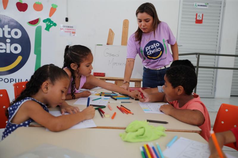 Prato Cheio do bairro da União promove aulas de inglês para crianças da comunidade