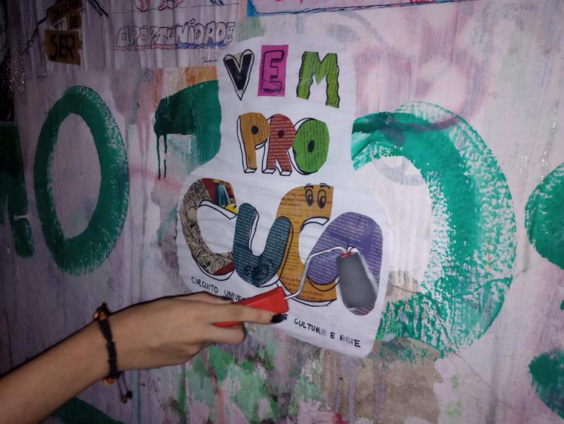 Cuca Parintins realiza oficina artística Lambe-lambe nas ruínas da casa da Cultura, em Parintins