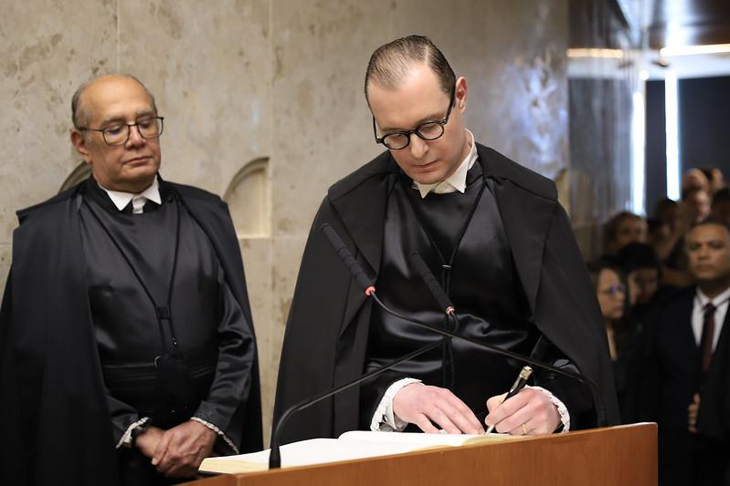 Cristiano Zanin toma posse como ministro do STF