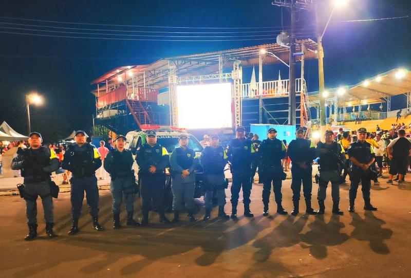 Policiais militares do 11° BPM atuam no 18° Festival Folclórico do Mocambo do Arari, em Parintins 