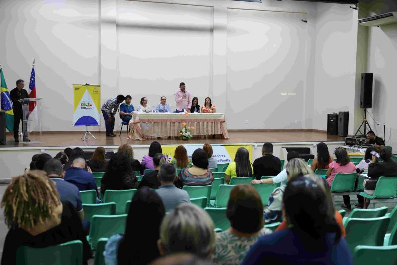 Secretaria de Educação realiza encontro de coordenadores municipais do Programa Bolsa Família