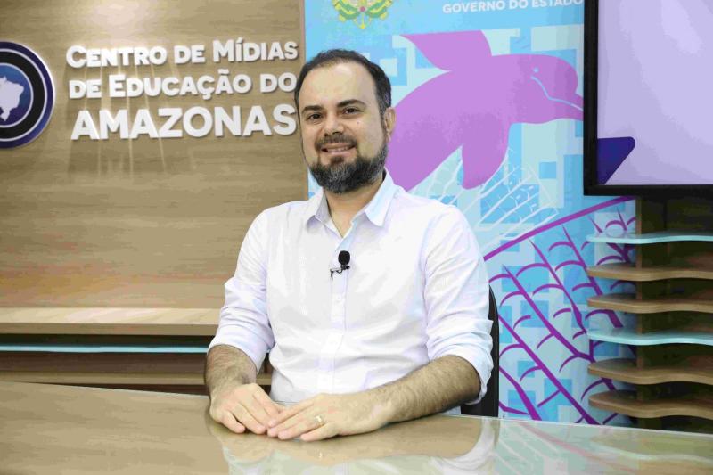 Parceria entre a Secretaria de Educação e UEA aproxima alunos da rede estadual do ensino superior