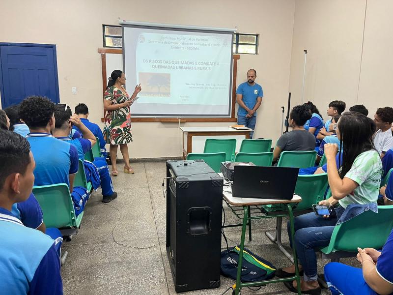 Escola Brandão de Amorim recebe palestra sobre queimadas e certificado de parceira ambiental por destaque na reciclagem 