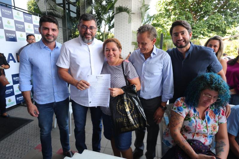 Wilson Lima reassenta mais 56 famílias das comunidades da Sharp e Manaus 2000 beneficiadas pelo Prosamin+