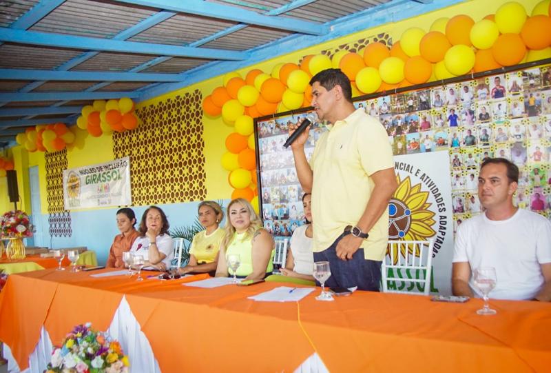 Núcleo Girassol comemora dois anos e prefeito anuncia mais investimentos para o social