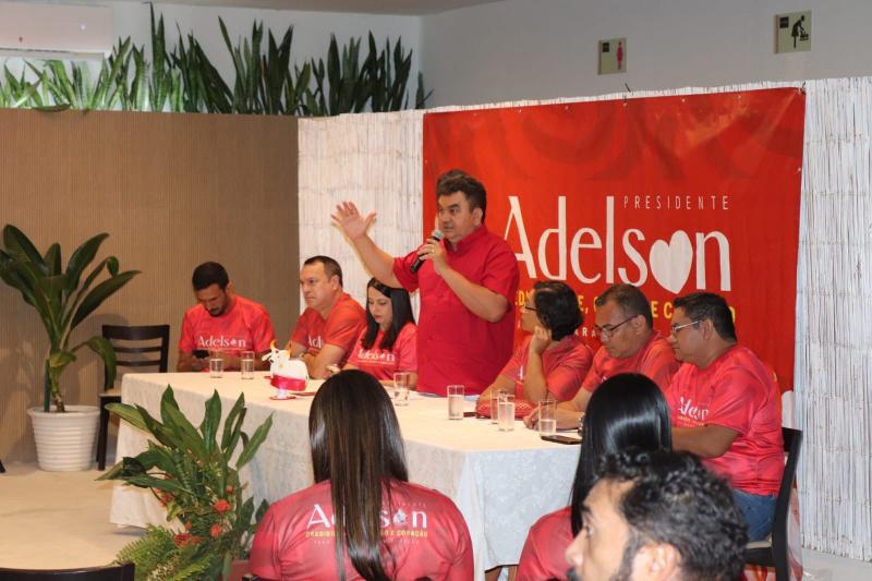 Adelson avança em Manaus e conquista novos eleitores nos encontros com sócios