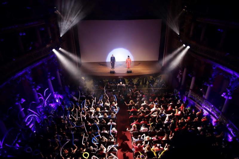 Governo do Estado une Bois-Bumbás à Amazonas Filarmônica em memorável show no palco do Teatro Amazonas