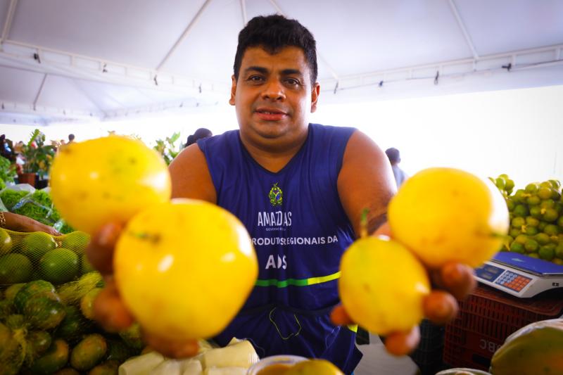 Governo do Amazonas realiza edição especial da Feira de Produtos Regionais da ADS na Vila de Caburi, em Parintins