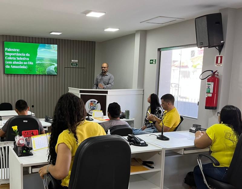 Sedema promove palestra sobre coleta seletiva na Câmara Municipal e instala ecoponto para receber recicláveis