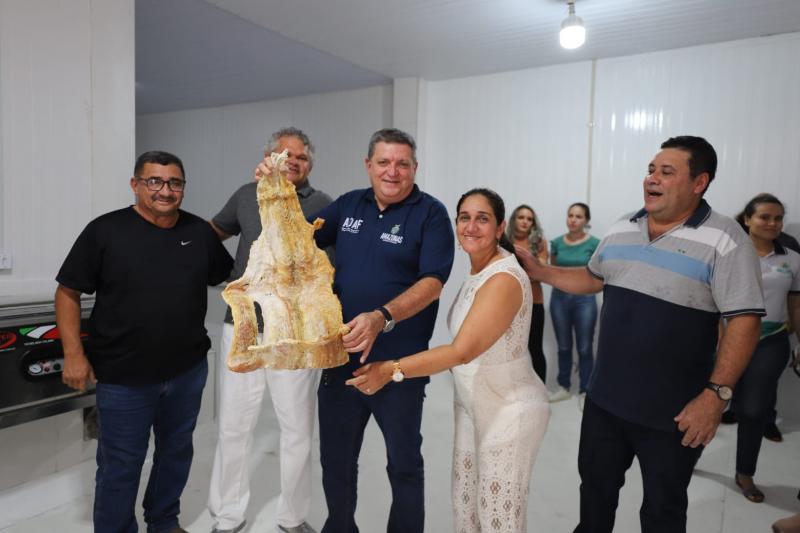 Adaf entrega renovação de registro à unidade de beneficiamento de pescado salgado