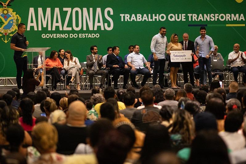 TJAM acompanha a entrega de 355 títulos de imóveis pelo governo do Amazonas