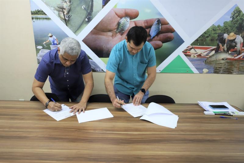 Governo do Estado e Federação Amazonense de Pesca Esportiva firmam parceria para qualificação de pescadores e ribeirinhos